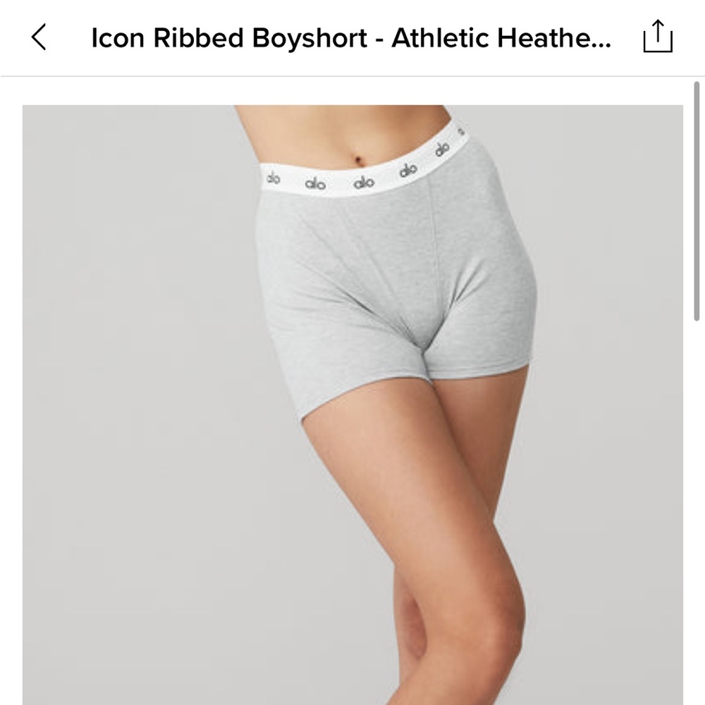 Alo ribbed boy short
